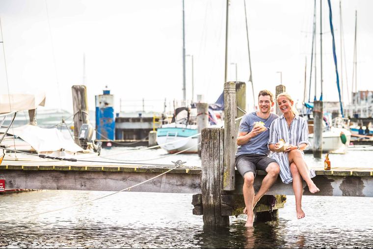 Fischkombüse – Vorderreihe und Fischereihafen, Travemünde