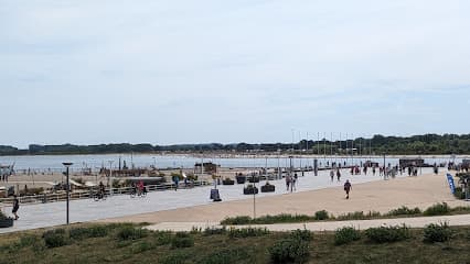 Travemünde Strand Bungee Jump und Spielplatz – Foto aus dem Google-Maps-Eintrag