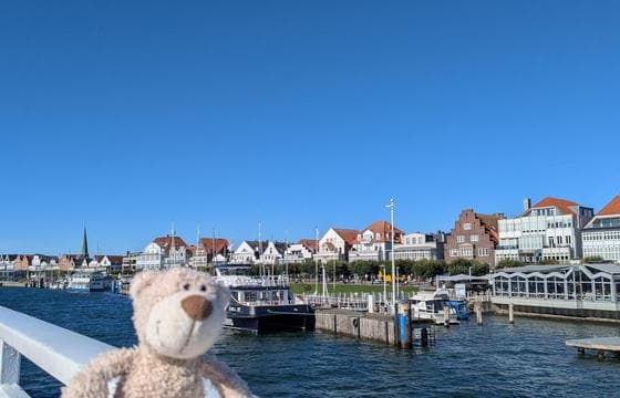 Daytrip from Travemünde to Lübeck by boat and train. Afterwards, some time at the windy beach of Tra