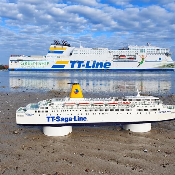 Zwischen 5 Jahrzehnten⚓️ #modellbau #schiffsmodelle #1zu250 #travemuende #strand #passat #ostsee #tt