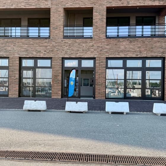 *Ein neuer Ort für Kunst entsteht direkt am Fischereihafen* Die Pop-Up-Galerie im „Baltique“ bringt 